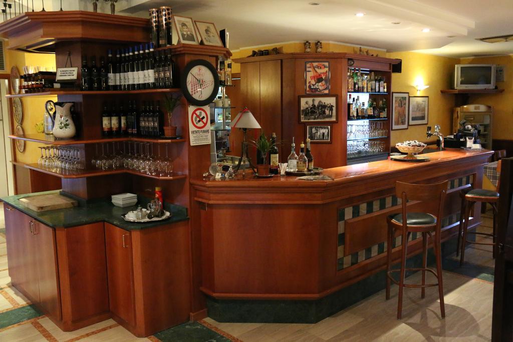 Hotel Ristorante Regina Mozzanica Экстерьер фото