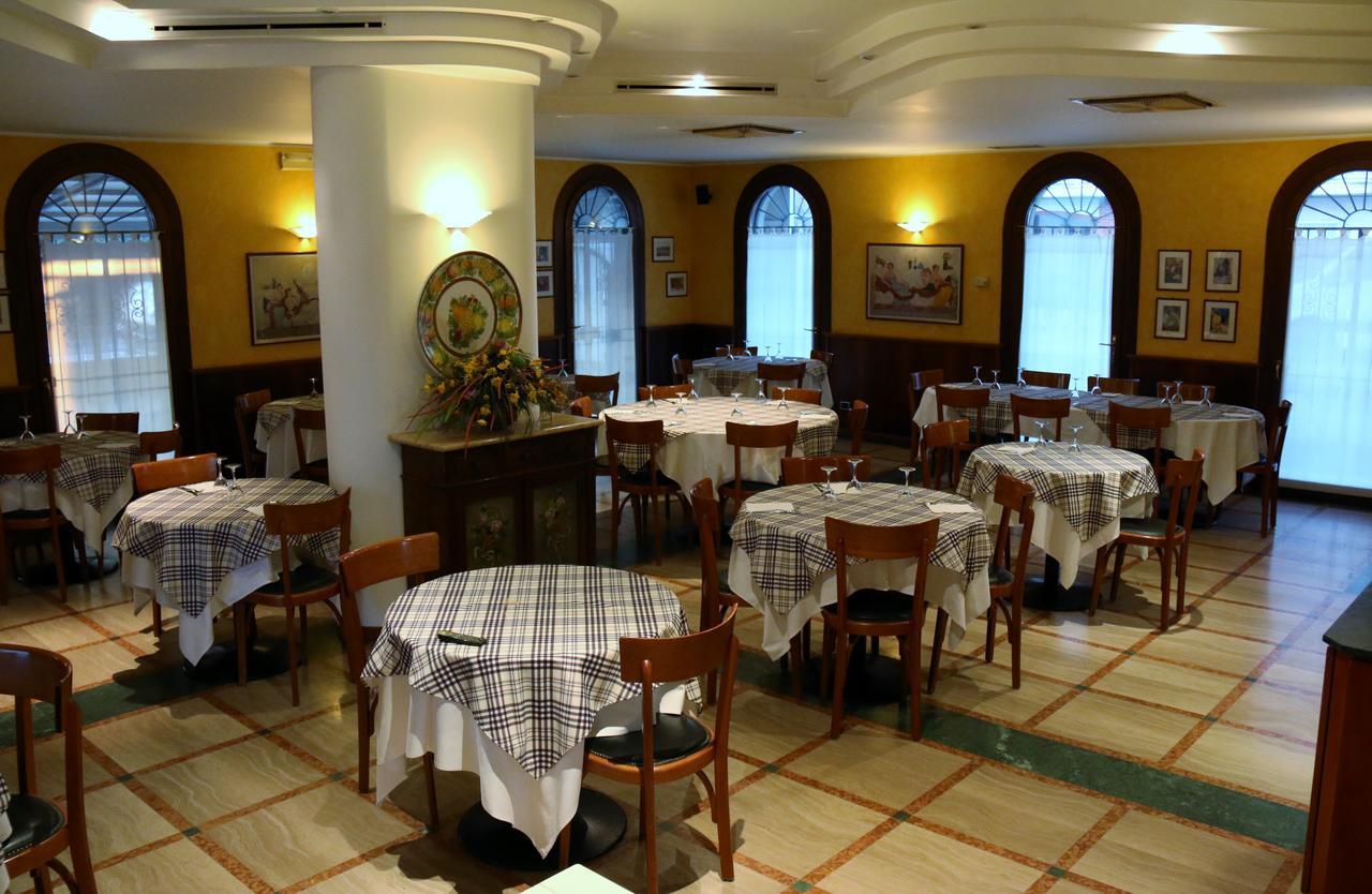 Hotel Ristorante Regina Mozzanica Экстерьер фото