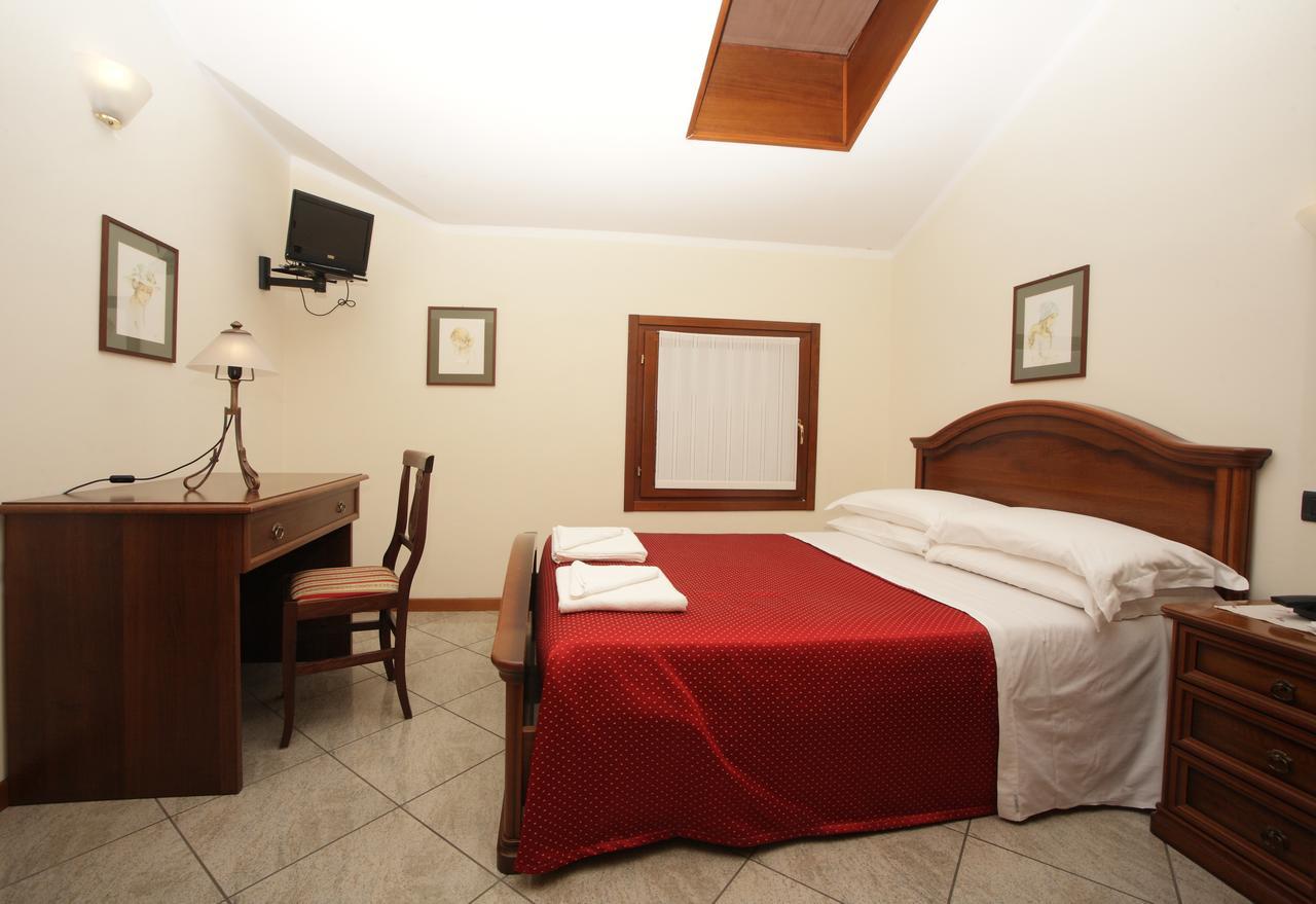 Hotel Ristorante Regina Mozzanica Экстерьер фото