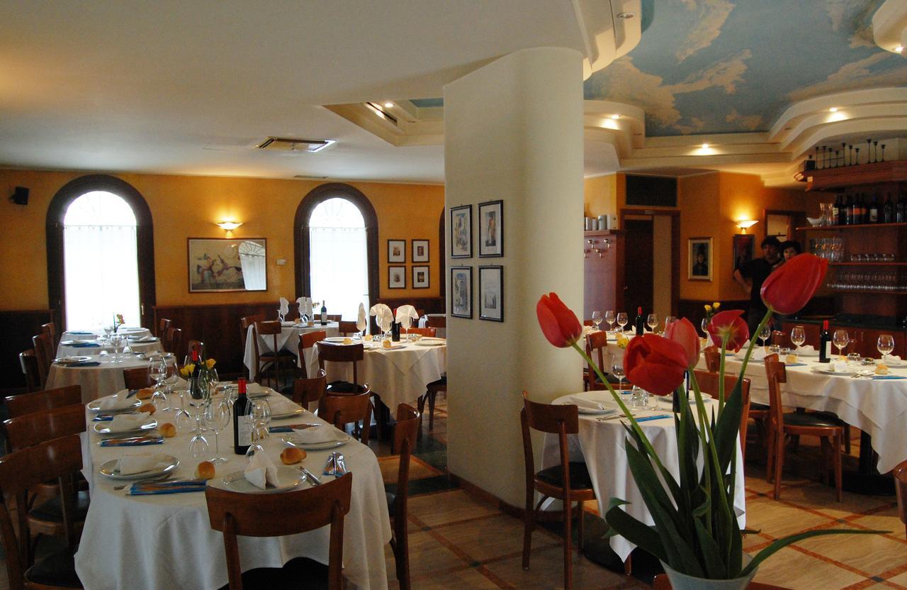 Hotel Ristorante Regina Mozzanica Экстерьер фото