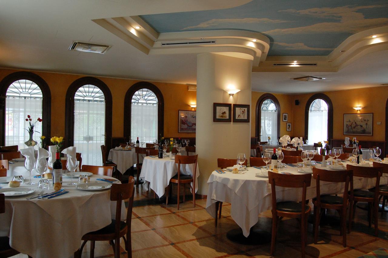 Hotel Ristorante Regina Mozzanica Экстерьер фото